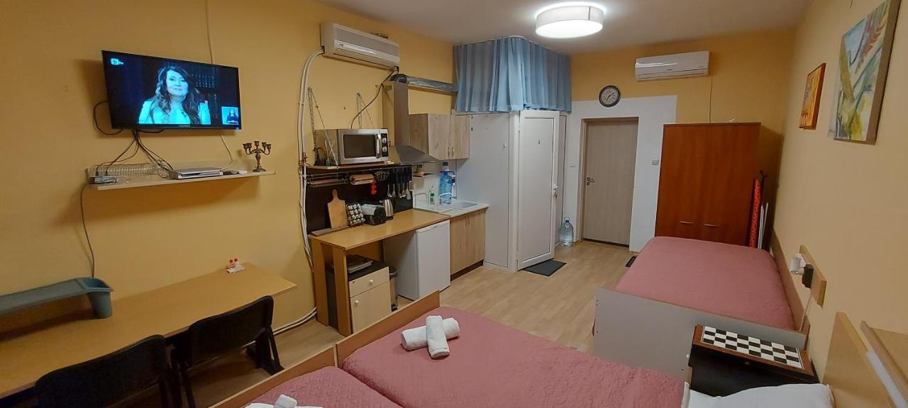 Apartamento Stai Za Gosti Pri Zori I Itzo Nova Zagora Exterior foto