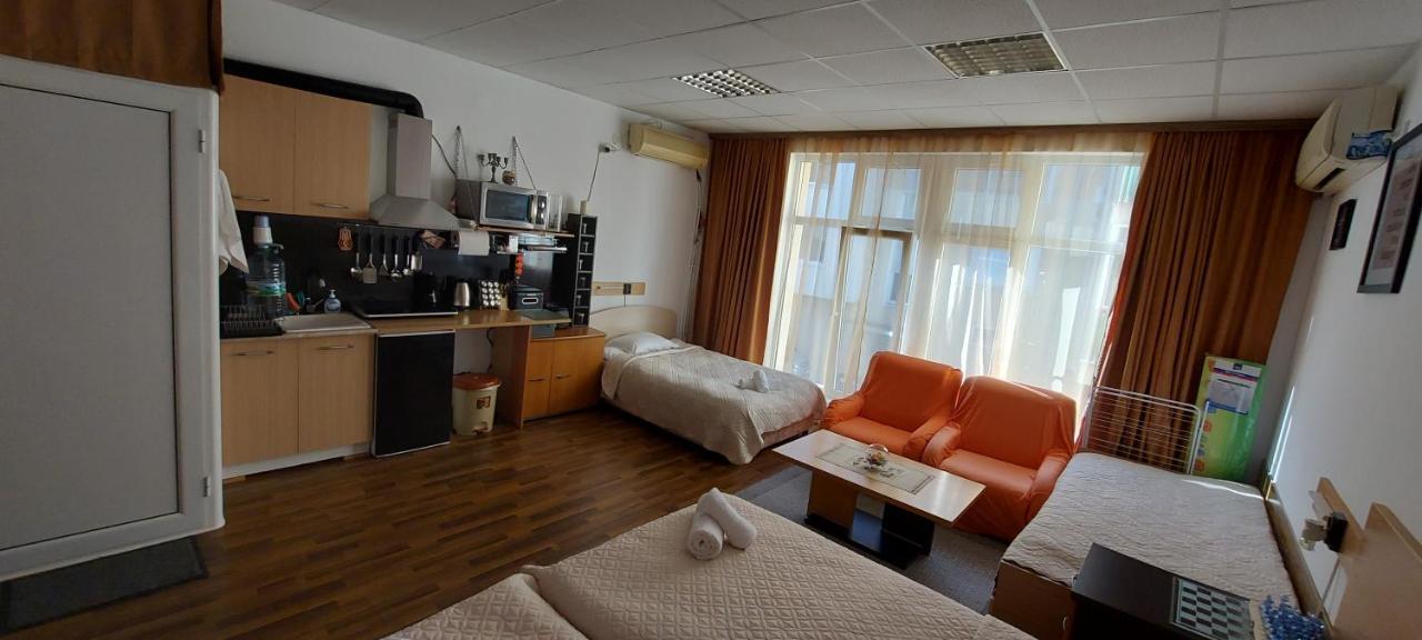 Apartamento Stai Za Gosti Pri Zori I Itzo Nova Zagora Exterior foto